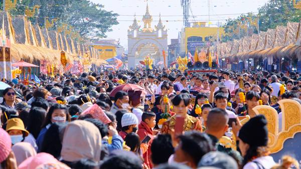บรรยากาศงานพระธาตุพนมยาม