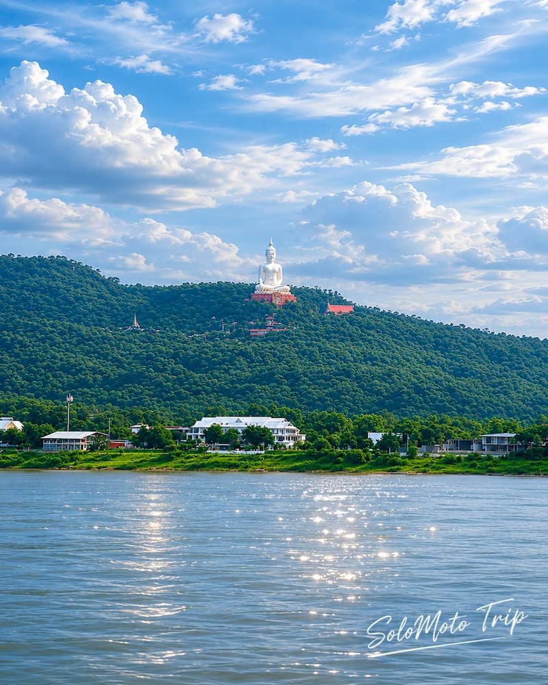 เที่ยววัดรอยพระพุทธบาทภูมโนรมย์ จังหวัดมุกดาหาร
