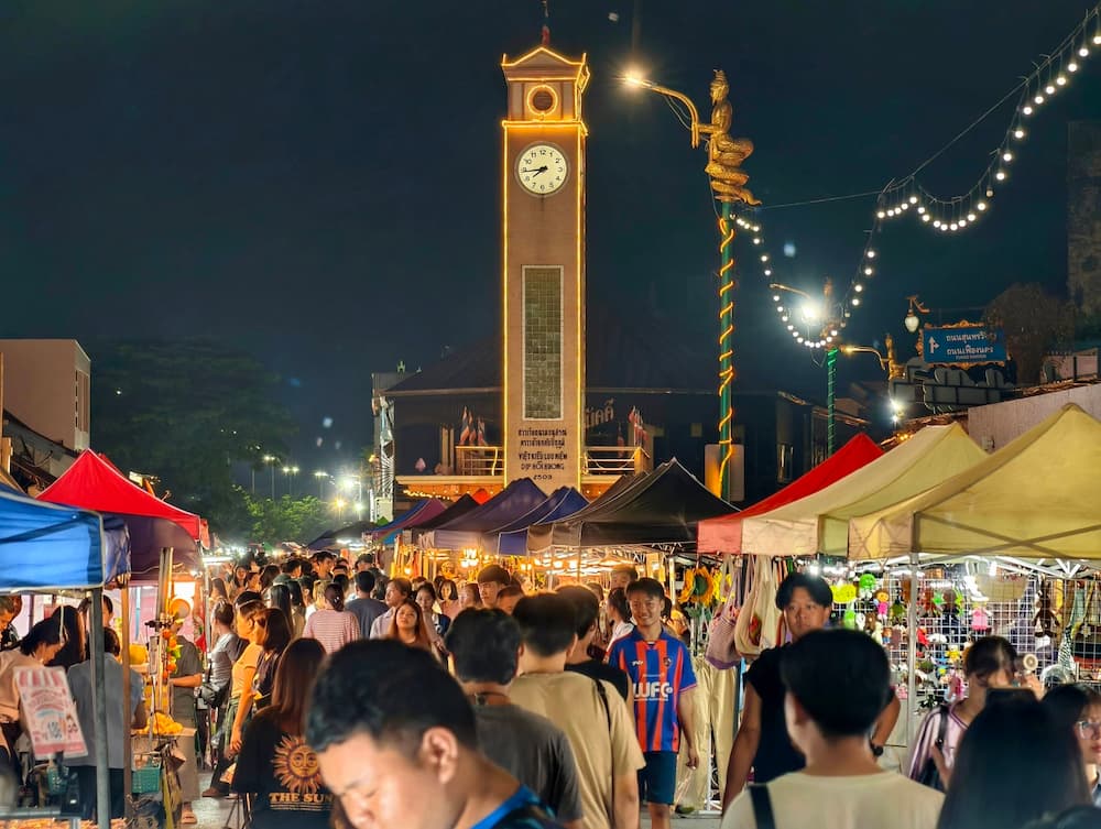 หอนาฬิกาเวียดนามอนุสรณ์ นครพนม